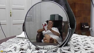 Sexy MILF berijdt gr ...